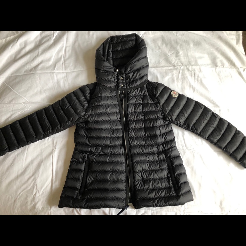 MONCLER LIGHTWEIGHT PUFFER JACKET SIZE 0